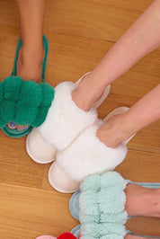 Product shot of the Cosy Luxe Slippers - Ivory in colour Ivory, showing detail