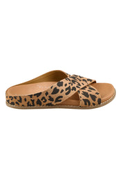 Product shot of the Mystic Leather Slide - Leopard in colour Leopard, from the front