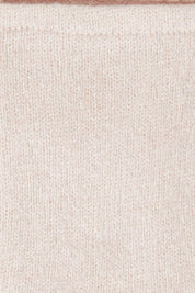 Product shot of the Upcycled Cashmere Hooded Fingerless Gloves in colour Babypink (Pink), detail