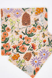 A model wearing size OneSize of the Organic Cotton Lunch Box Set in colour Bees, from the front, showing the whole outfit