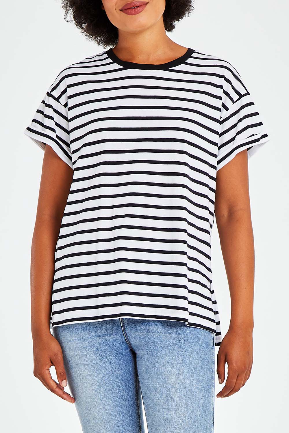 Model Olivia wearing size 10 of the Leighton Tee in colour Whiteblk (Black), from the front, cropped image