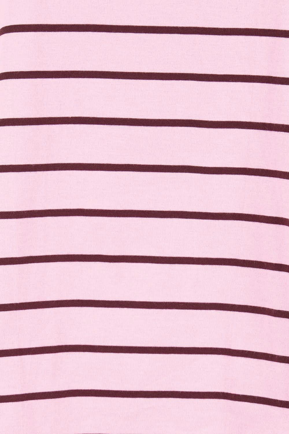 Product shot of the Relax Boxy Tee – Pinkchoc in colour Pinkchoc, showing detail