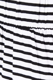Product shot of the Tokyo Stretch 3/4 Pant in colour Noirstripe (Black), detail