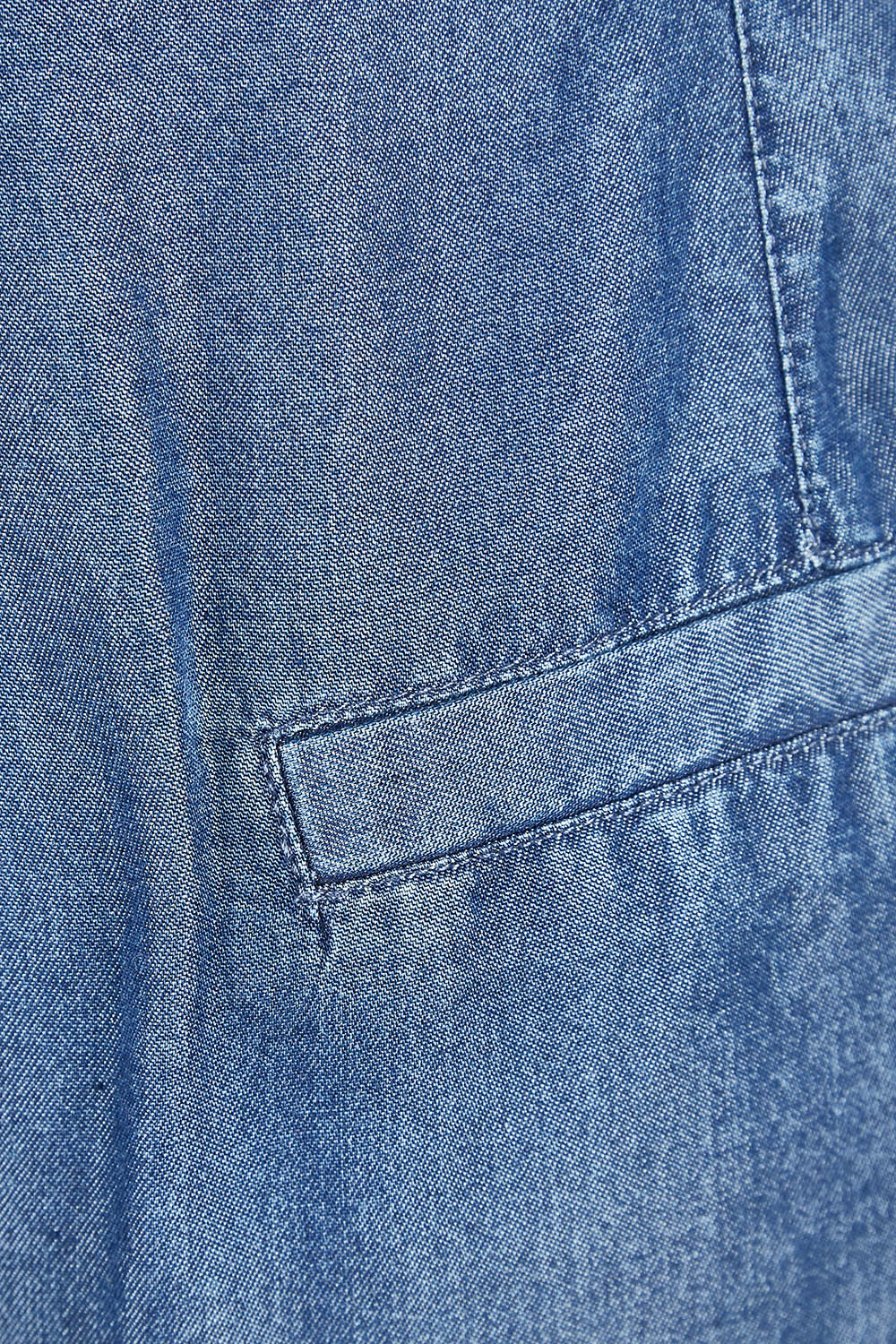Product shot of the Gabriella Lyocell Short in colour Bluehaze (Blue), detail