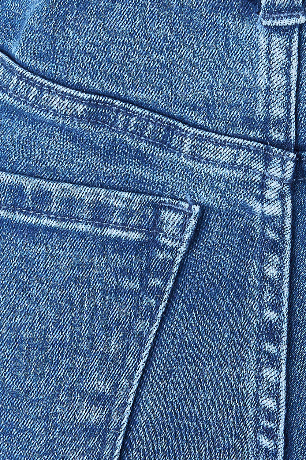 Product shot of the Betty Essential Jean in colour Vintage (Blue), detail