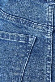 Product shot of the Betty Essential Jean in colour Vintage (Blue), detail
