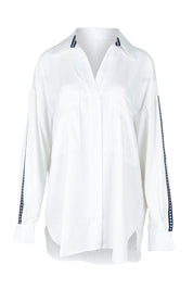Product shot of the Delia Star Pocket Shirt in colour Whitestars (White), from the front