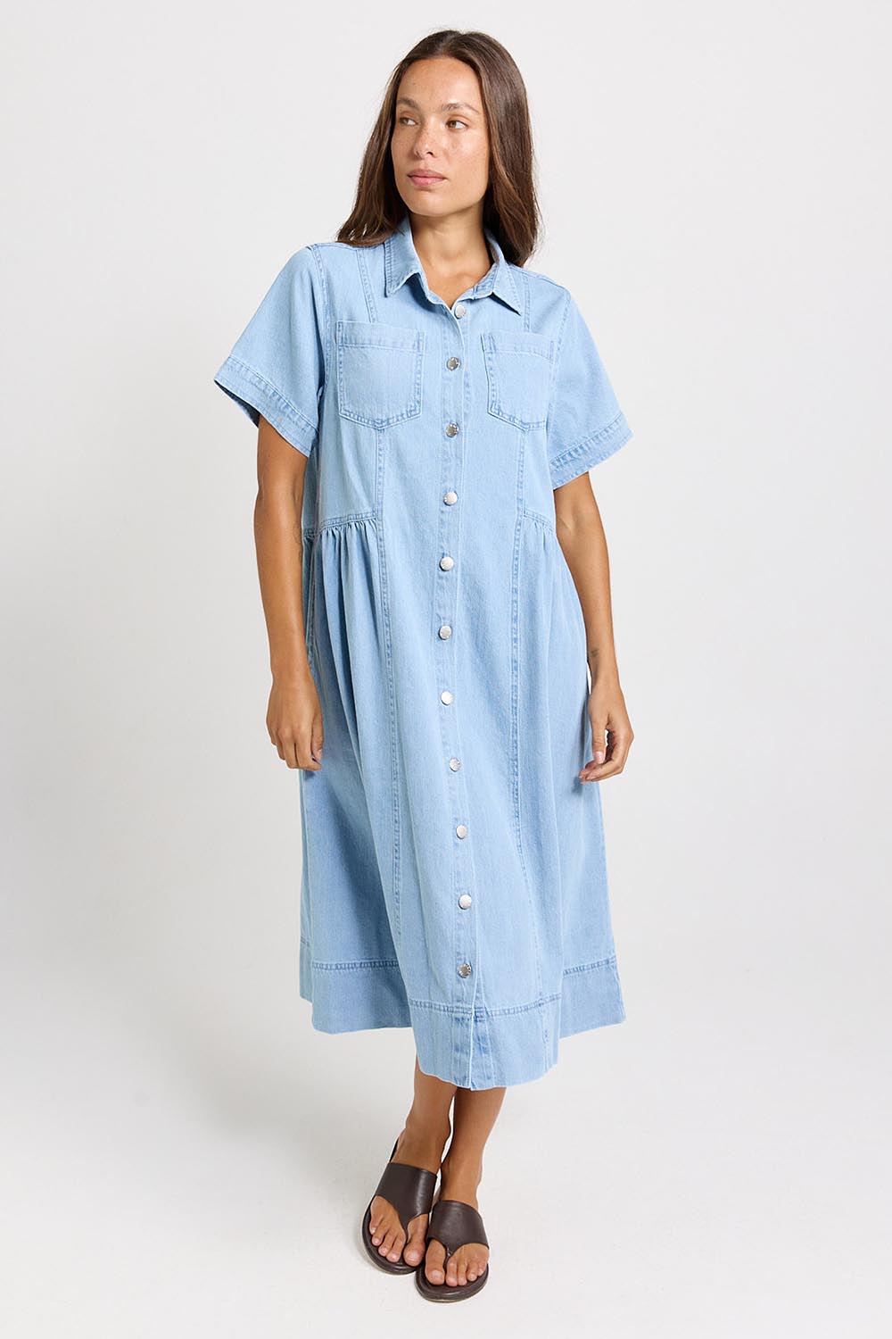 Model Genericm wearing size sample of the Willow Denim Dress – Medwash in colour Medwash, from the front