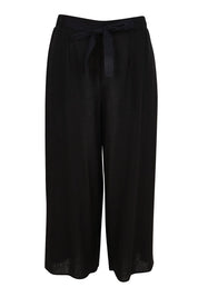 Product shot of the Bella Crop Pants – Black in colour Black, from the front