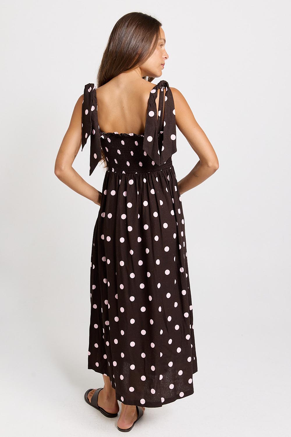Model Genericm wearing size sample of the Shirred Maxi Dress – Pinkchoc in colour Pinkchoc, from the front