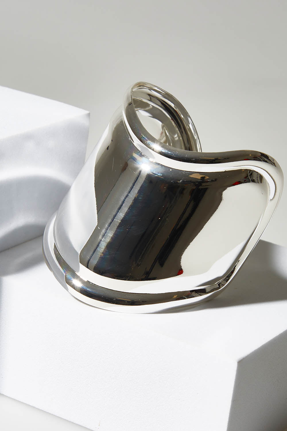 A model wearing size OneSize of the High Shine Cuff in colour Silvplated (Metallics), from the front, showing the whole outfit