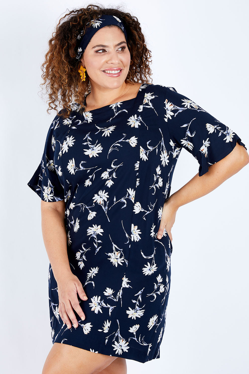 Preloved The Flutter Sleeve Shift Dress - Daisyprint