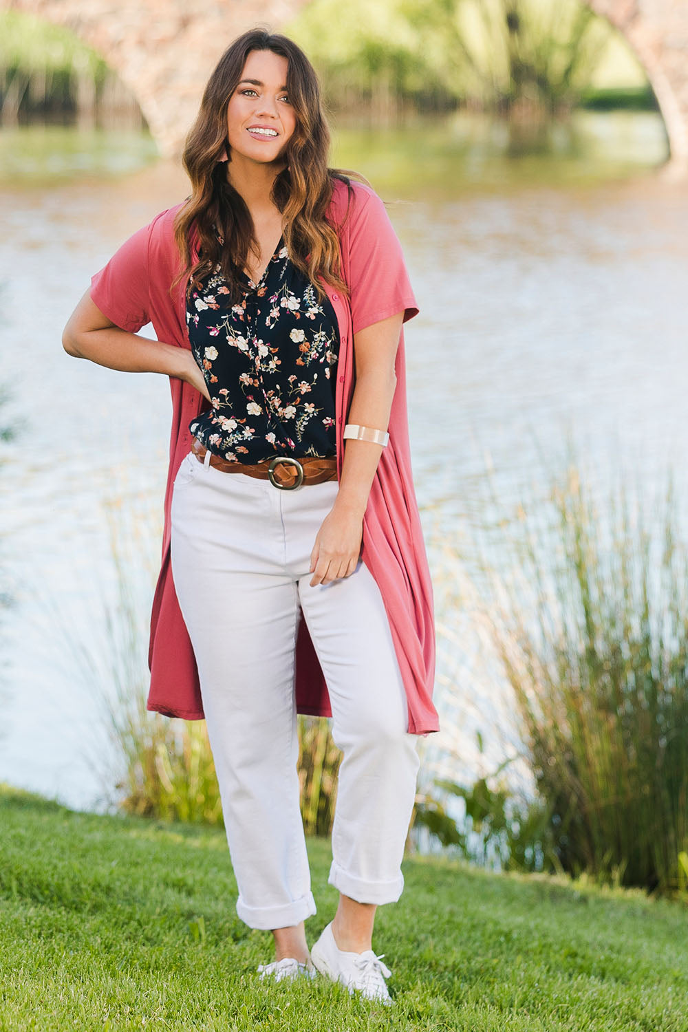Model Laura wearing size 14 of The Short Sleeve Long Cardi in colour Desertrose (Pink), from the front, showing the whole outfit