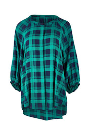 Product shot of The Perfect Relaxed Fit Shirt in colour Navycheck (Blue), from the front