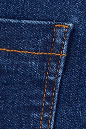 Product shot of The Weekender Shorts in colour Darkdenim (Blue), detail
