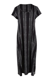 Product shot of The Printed Classic Tee Dress in colour Blackwhite (Black), from the front