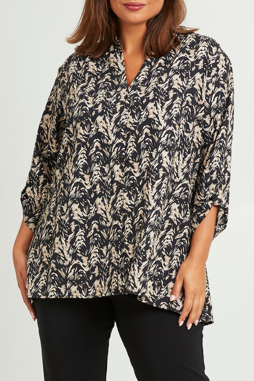 Model Monique wearing size 14 of The Easy Wear Cotton Shirt in colour Navytaupe (Blue), from the front, cropped image