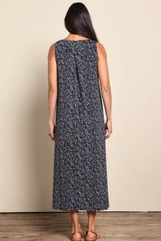 Model Amandam wearing size 10 of the The Easy Wear Print Maxi Dress – Multifleur in colour Multifleur, from the front