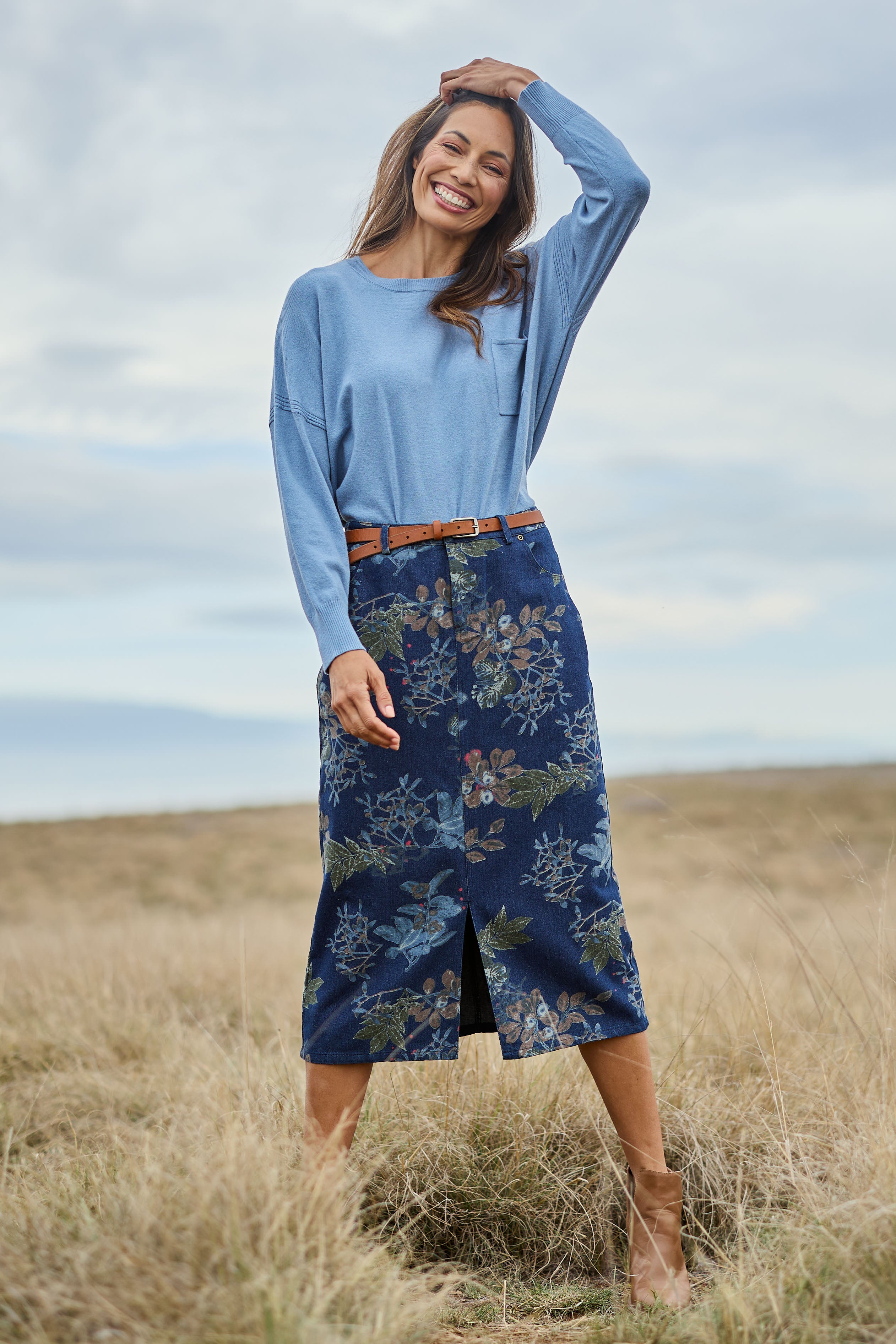 Model Amanda wearing size 10 of The 5 Pocket Printed Midi Skirt in colour Winterblue (Blue), from the front, showing the whole outfit
