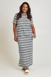 Model Ashleigh wearing size 16 of The Striped Raglan Sleeve Tee in colour Navystripe (Blue), from the front, showing the whole outfit