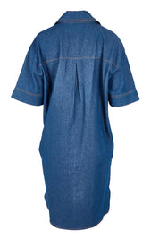 Product shot of The S/S Chambray Shacket Dress With Pockets in colour Denim (Blue), from the back