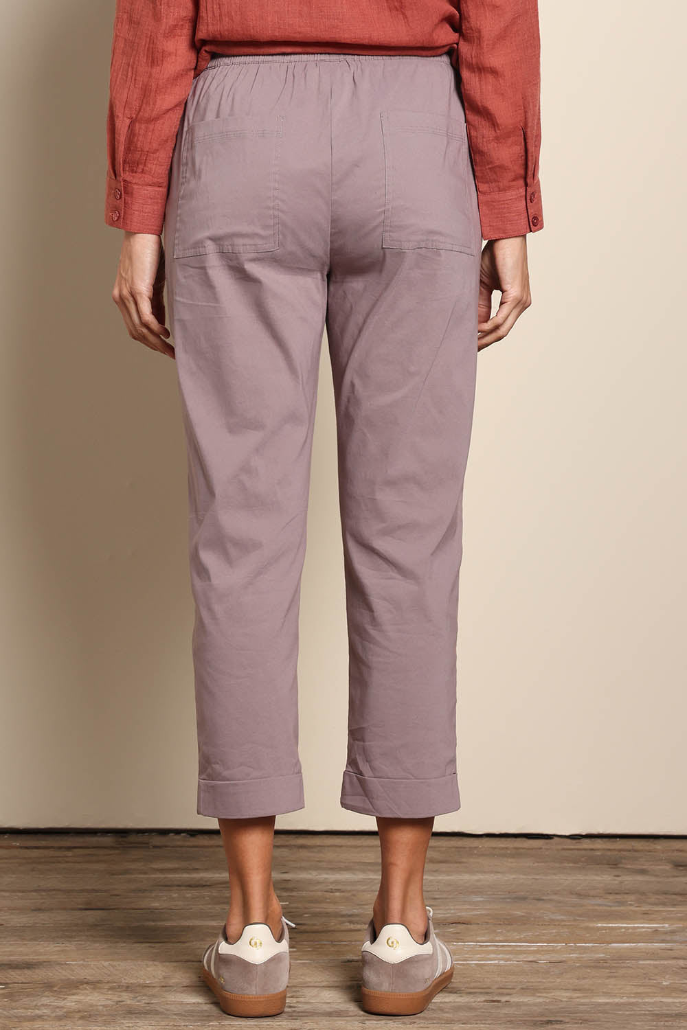 Model Amandam wearing size 10 of the The Elastic Waist Pull On Patch Pocket Pant – Coffee in colour Coffee, from the back