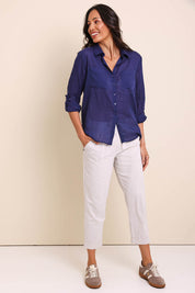 Model Amandam wearing size 10 of the The Elastic Waist Pull On Patch Pocket Pant – Pummice in colour Pummice, from the front
