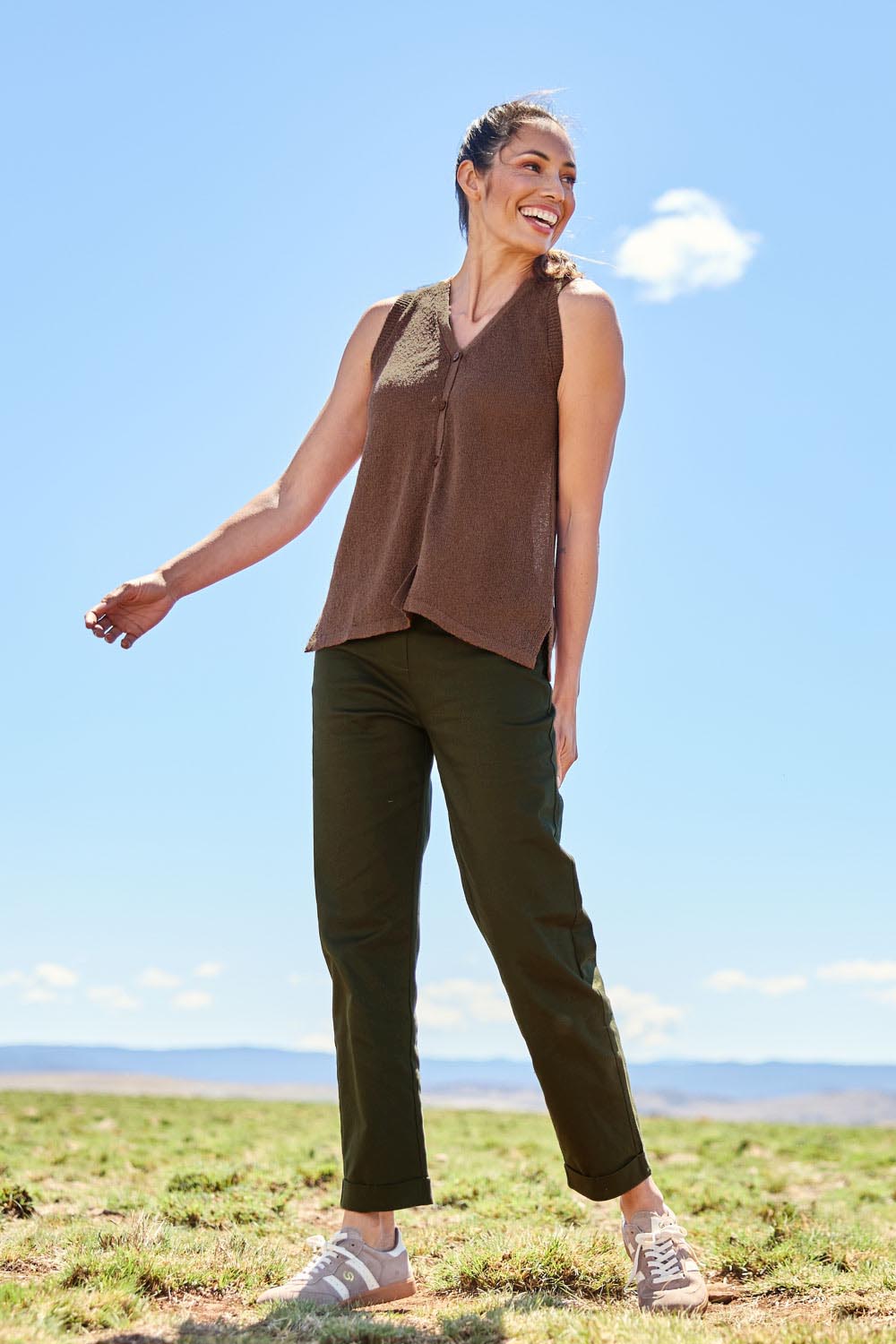 Model Amanda wearing size 10 of The Teachers Cotton Pant With Pockets in colour Pinegrove (Green), from the front, showing the whole outfit