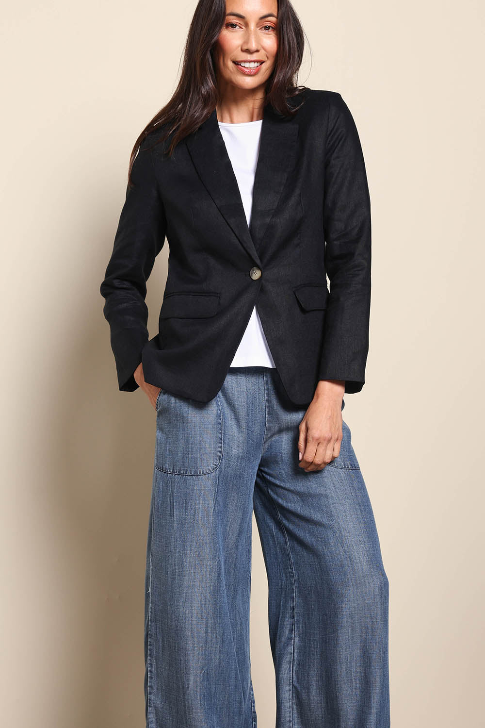 Model Amandam wearing size 10 of the The Classic Every Wear Blazer – Black in colour Black, from the front