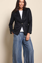 Model Amandam wearing size 10 of the The Classic Every Wear Blazer – Black in colour Black, from the front