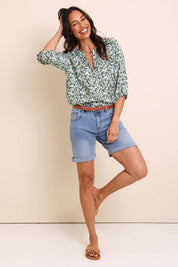 Model Amandam wearing size 10 of the The Every Wear Shirt  - Greenwhite in colour Greenwhite, from the front
