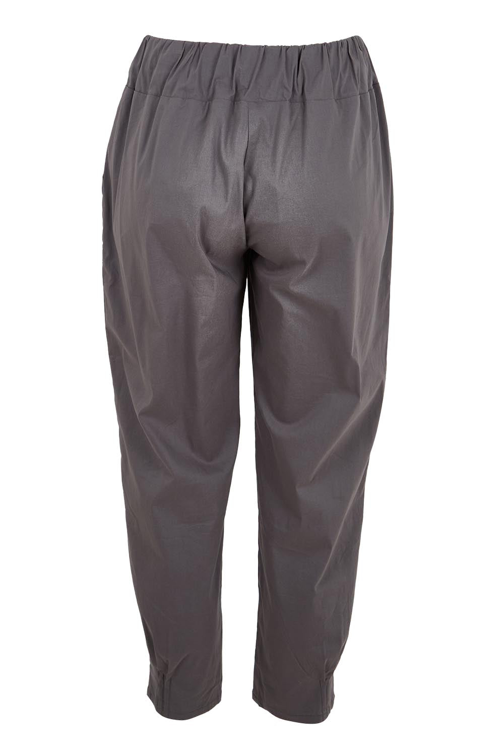 Product shot of the The Lightweight Cotton Blend Pintuck Hem Pant – Gravel in colour Gravel, from the back