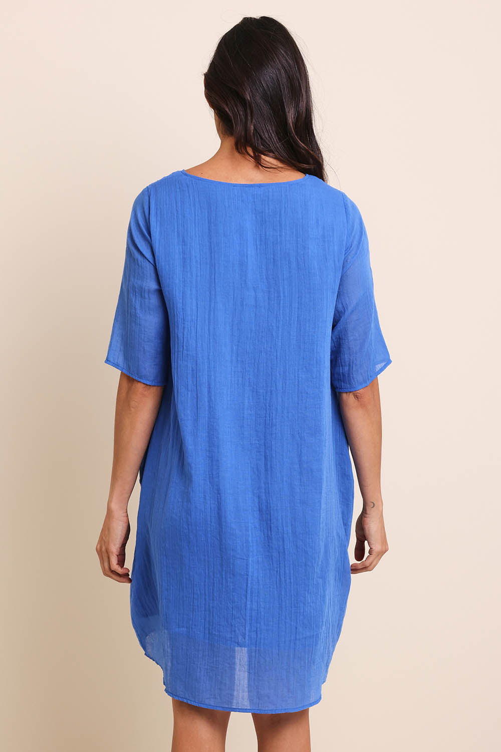 Model Amandam wearing size 10 of the The Summer Cotton Shift Dress With Pockets – Skyblue in colour Skyblue, from the back