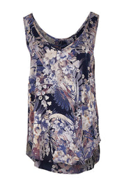 Product shot of The Reversible Tank in colour Multiprint (Blue), detail
