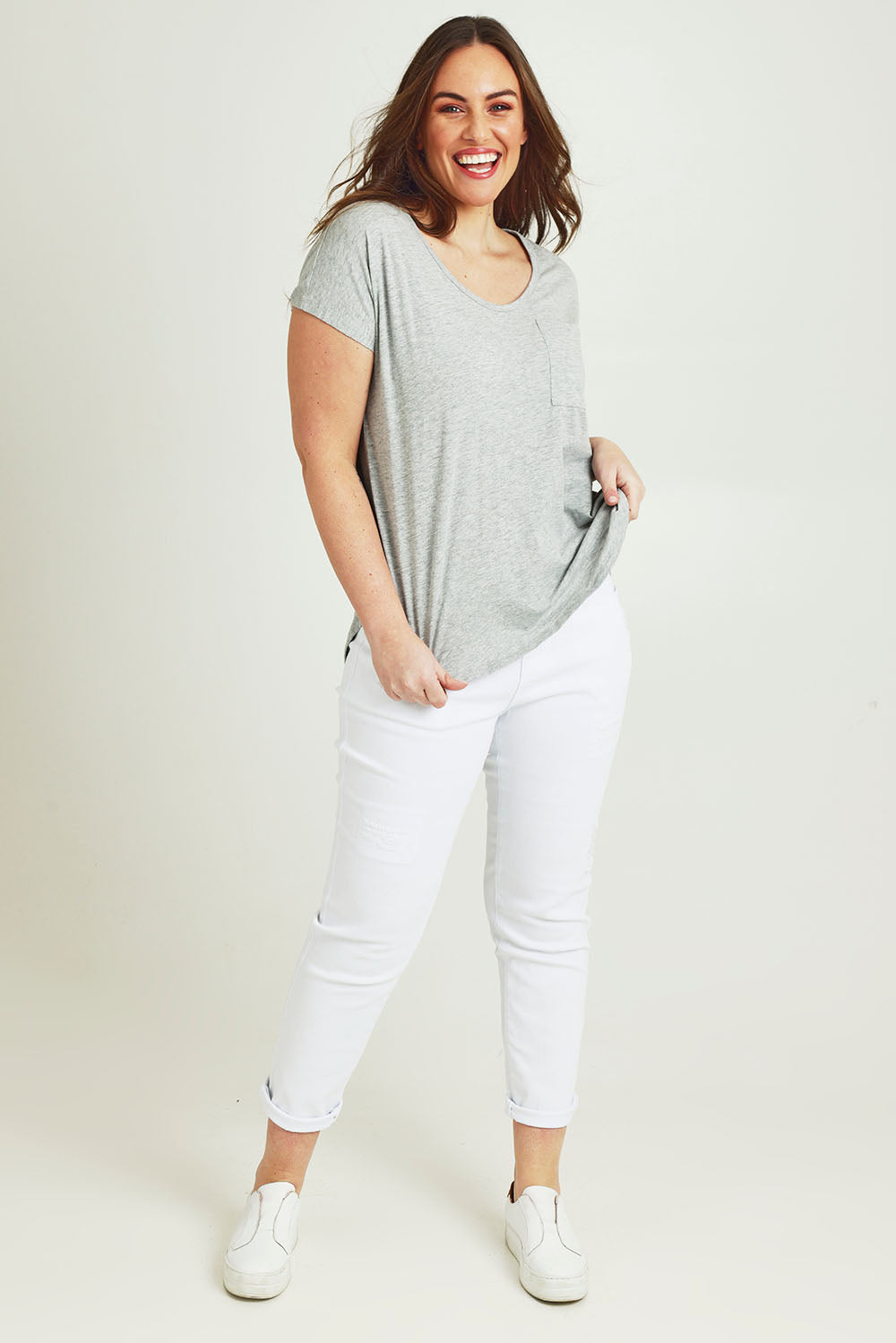 Model Jane wearing size 14 of The Basic Cotton Blend Tee in colour Greymarle (Grey), from the front, showing the whole outfit