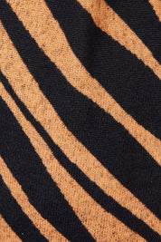 Product shot of The Printed Knit Dress With Belt in colour Abstract (Black), detail