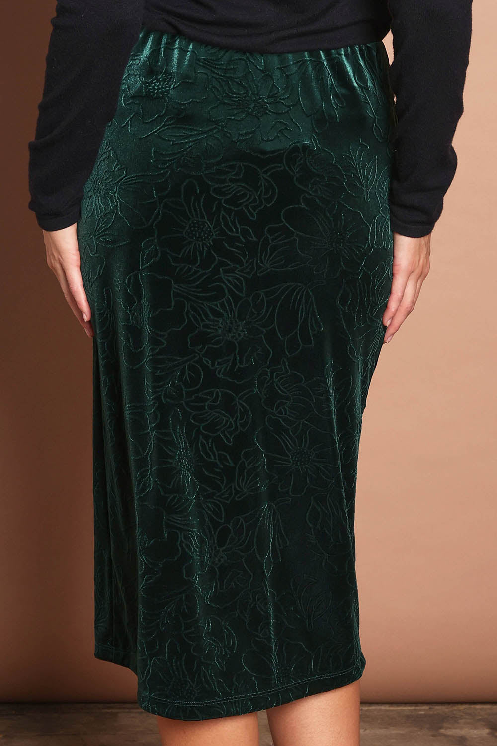 The Embossed Velvet Pull On Skirt – Bottlegrn