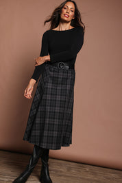 Model Amanda wearing size 10 of The Cotton Check Flare Skirt in colour Blackgrey (Black), from the front, showing the whole outfit