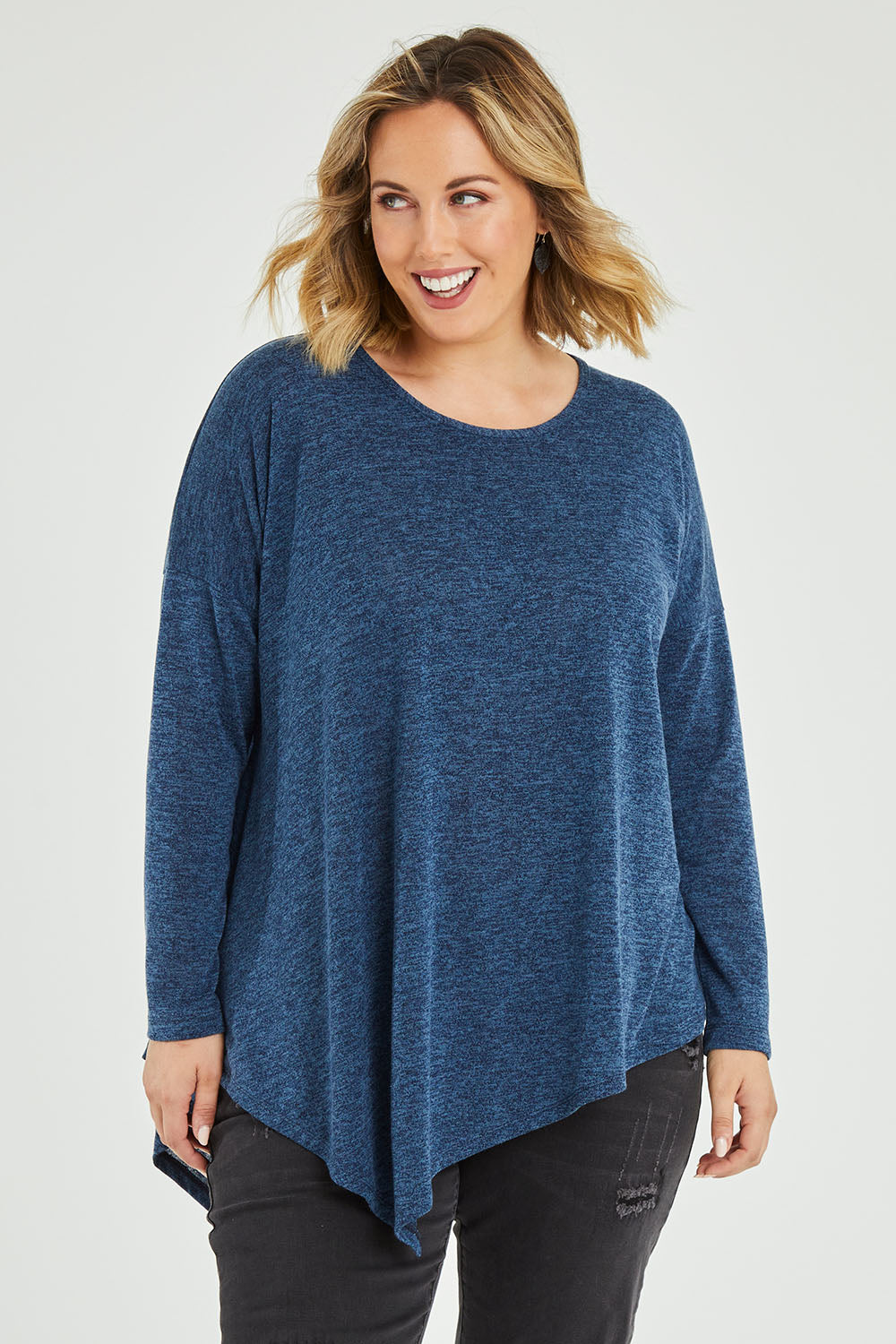 Model Jess wearing size 14 of the Belle Wooly Knit Throw Over in colour Denimblue (Blue), from the front, cropped image