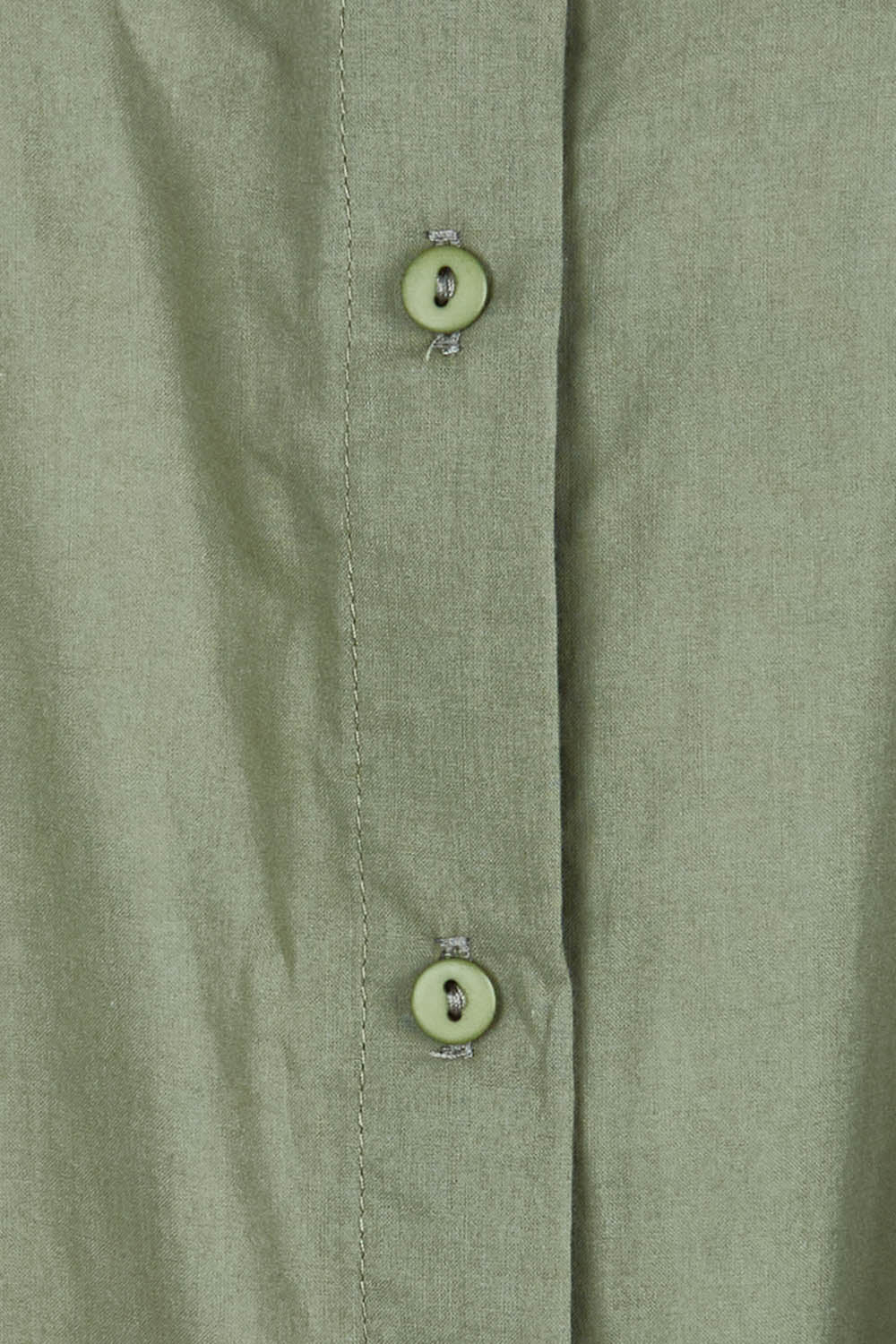 Product shot of the Relaxed Elegance Boyfriend Shirt in colour Khaki (Green), detail