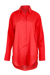 Product shot of the Relaxed Elegance Boyfriend Shirt in colour Red (Red), from the front