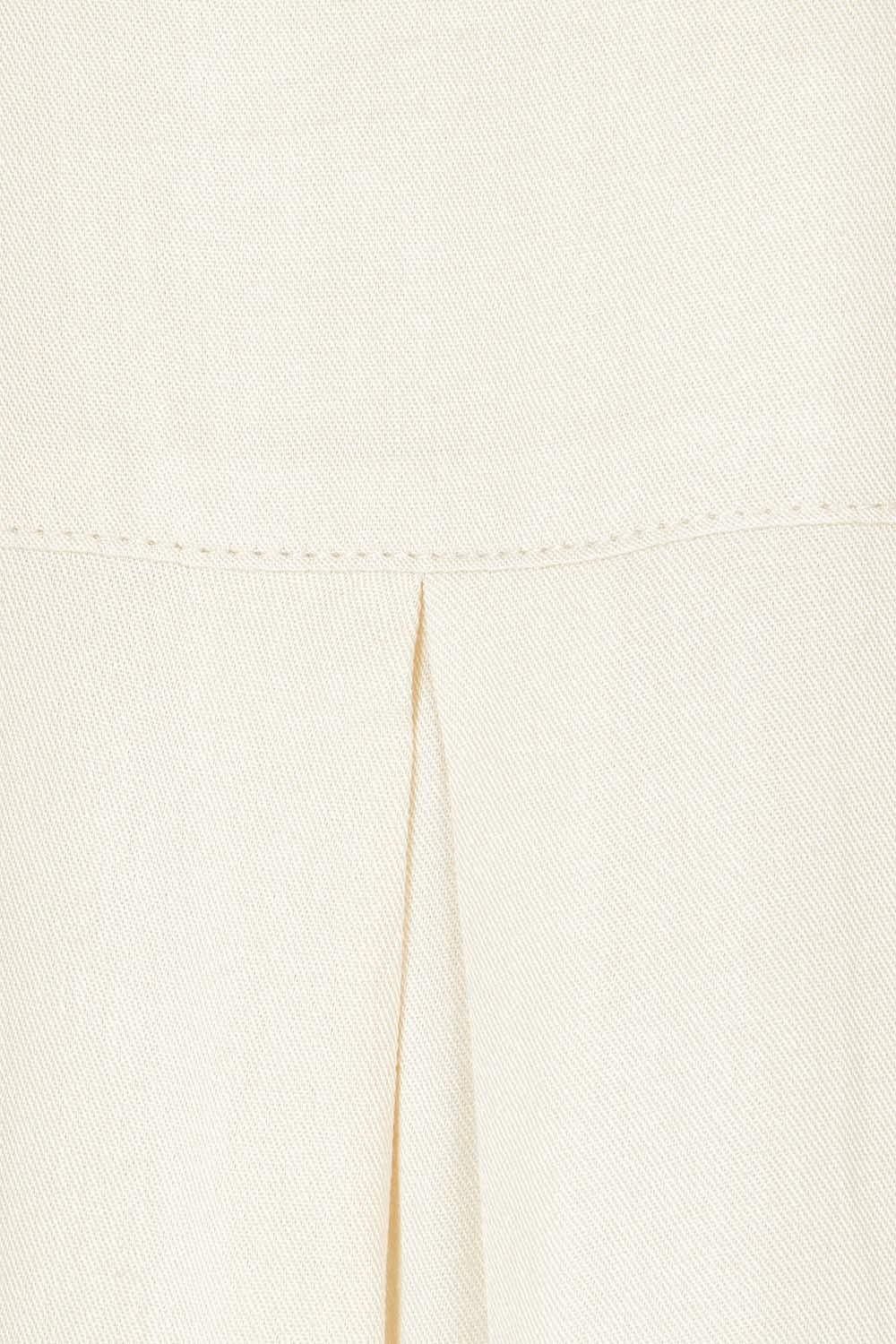 Product shot of the Easy Does It Popover Shirt in colour Latte, detail