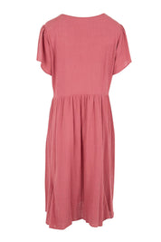 Product shot of the Cute As A Button Cotton Midi Dress – Dustyrose in colour Dustyrose, from the back