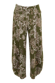 Product shot of the Good Vibes Balloon Hem Pants in colour Greenpais (Green), from the front