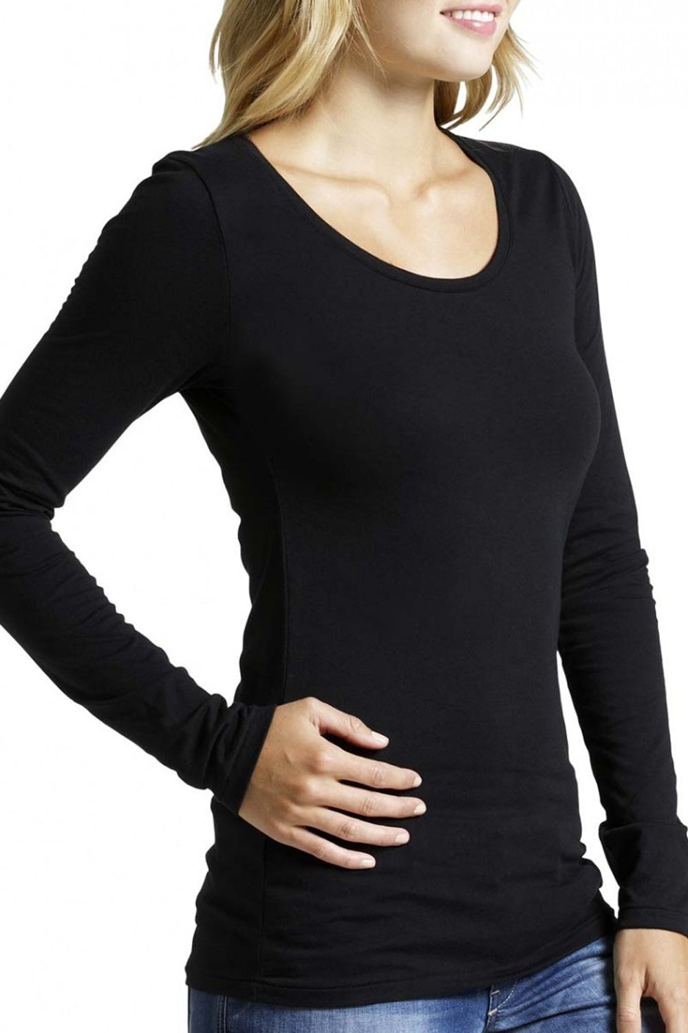A model wearing the Long Sleeve Tee in colour Black (Black)
