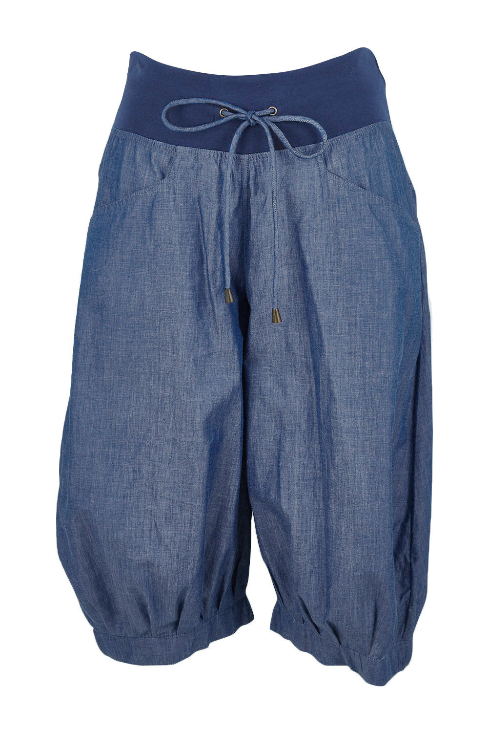 Product shot of the Jada Short in colour Chambray (Blue), from the front