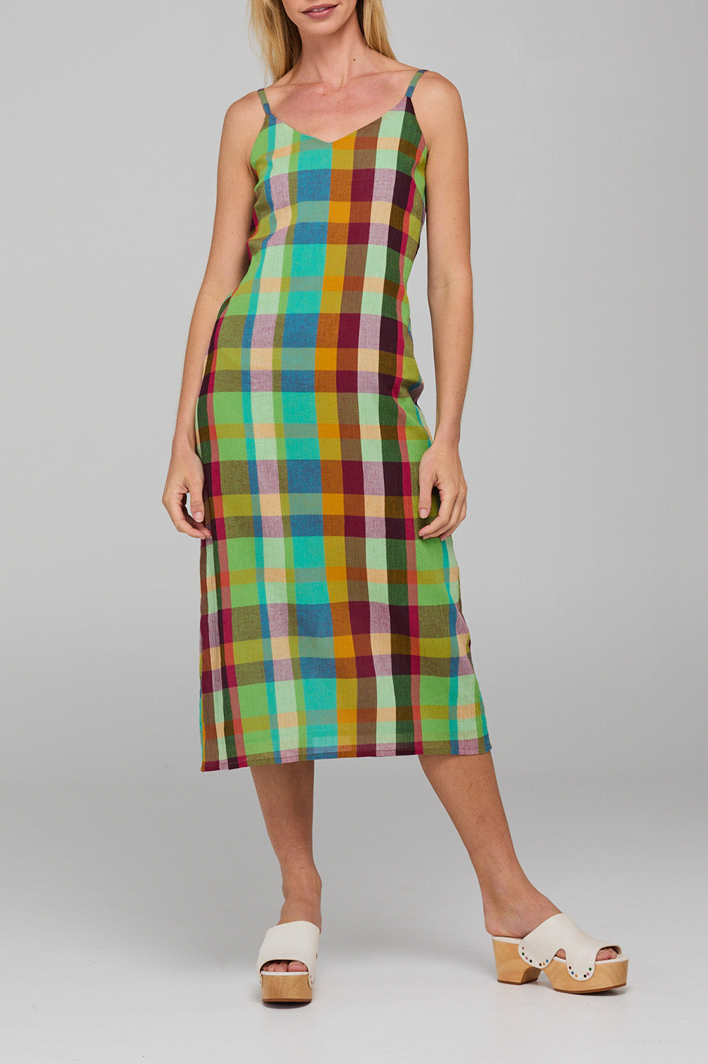 A model wearing the Ophelia Cotton Dress in colour Isabella, from the front, cropped image