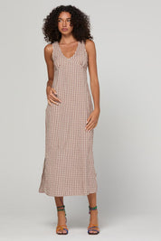 Model Genericm wearing size sample of the Sutora Dress – Cocoa in colour Cocoa, from the front