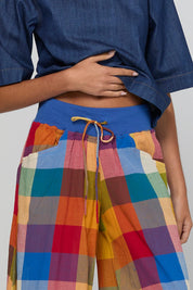 Model Genericm wearing size sample of the Guru Pant – Kingston in colour Kingston, in a cropped view