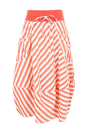 Product shot of the Guru Skirt – Watermelon in colour Watermelon, from the front